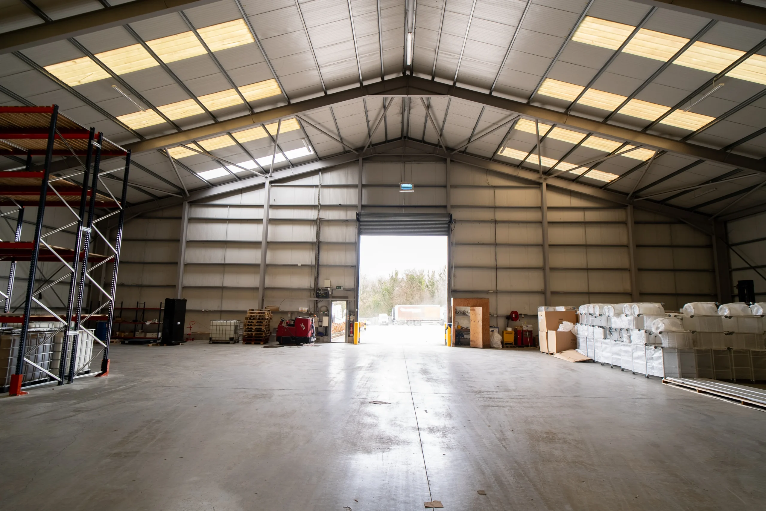 Curtainsider, rigid and articulated trucks compared